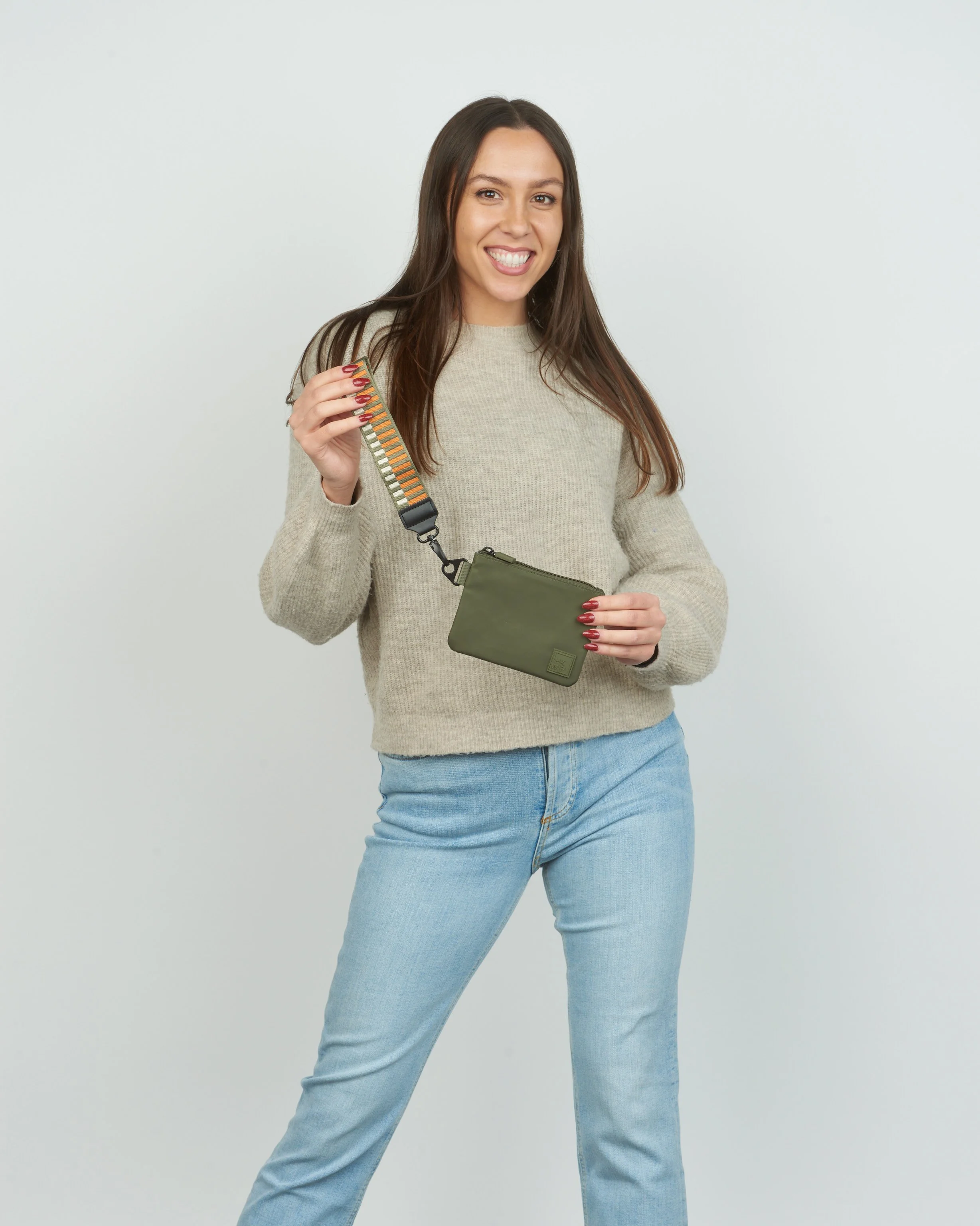 THE EVERYDAY ESSENTIALS RFID WRISTLET POUCH - MILITARY OLIVE — IHKWIP